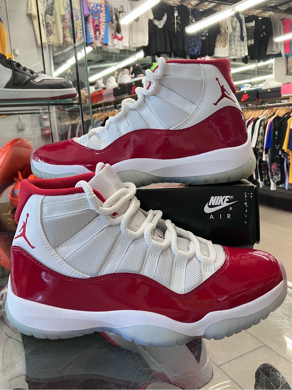 Air Jordan 11 Retro Cherry Size 7.5